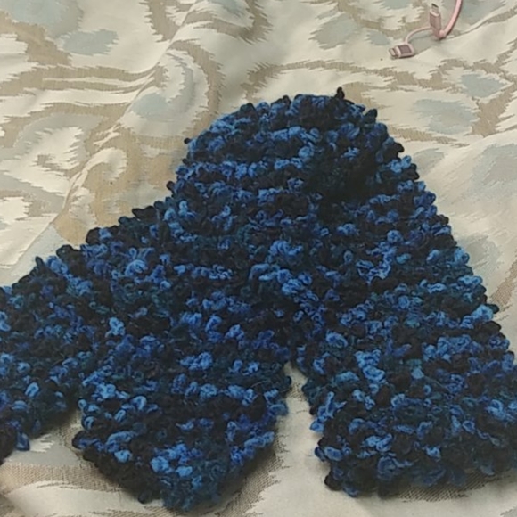 Scarf - Picture 1 of 2
